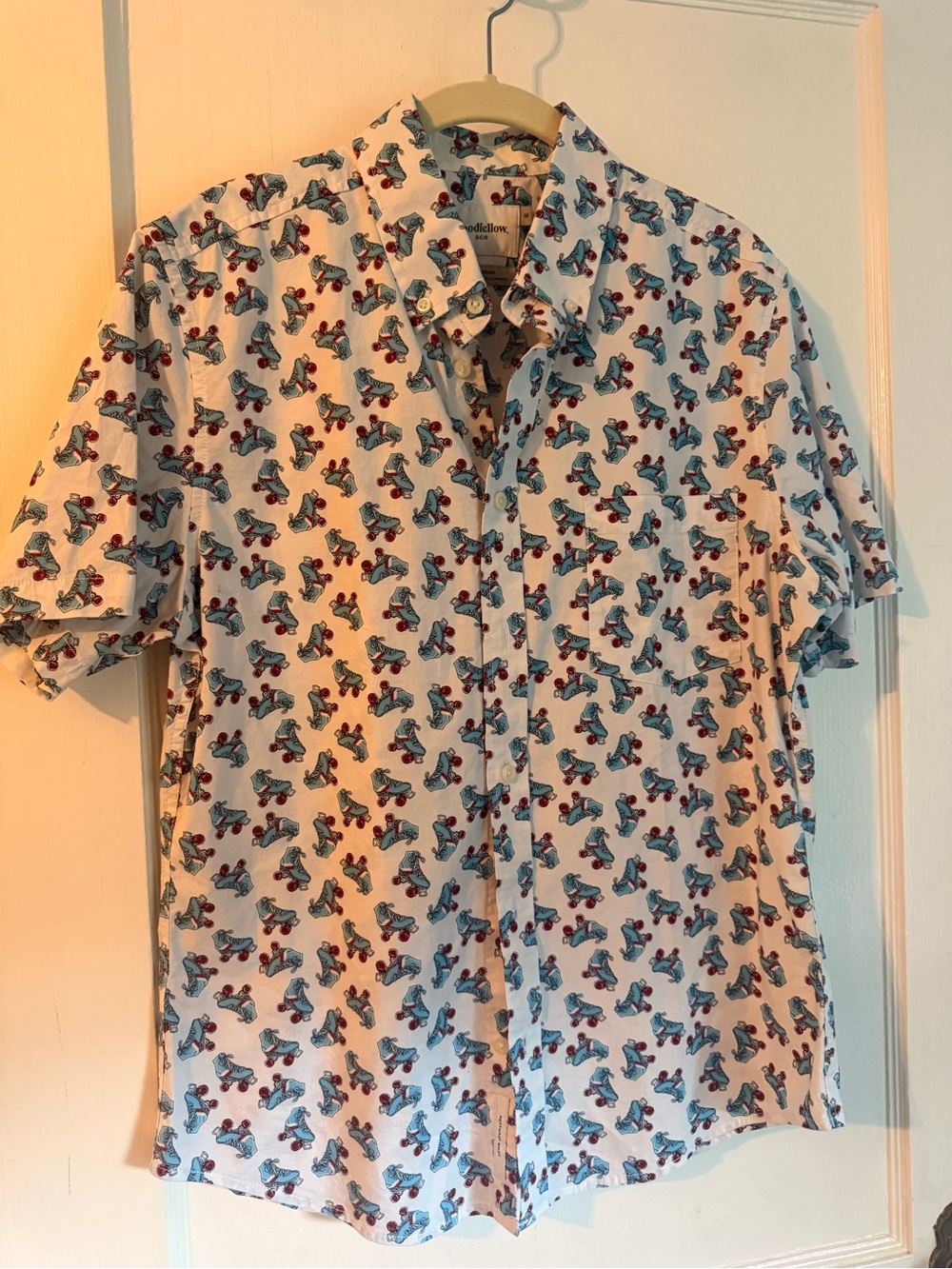 Goodfellow & Co Men’s White Short-Sleeve Roller Skate Print Shirt